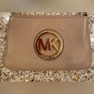 Micheal Kors wrislett